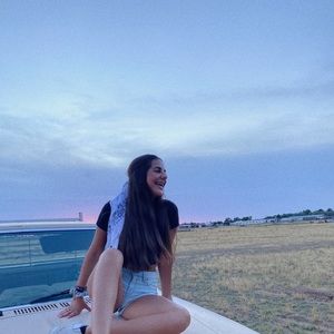 Meet your Posher, Leah